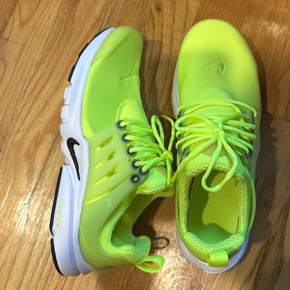 *EXCELLENT CONDITION* Nike Presto Neon Color